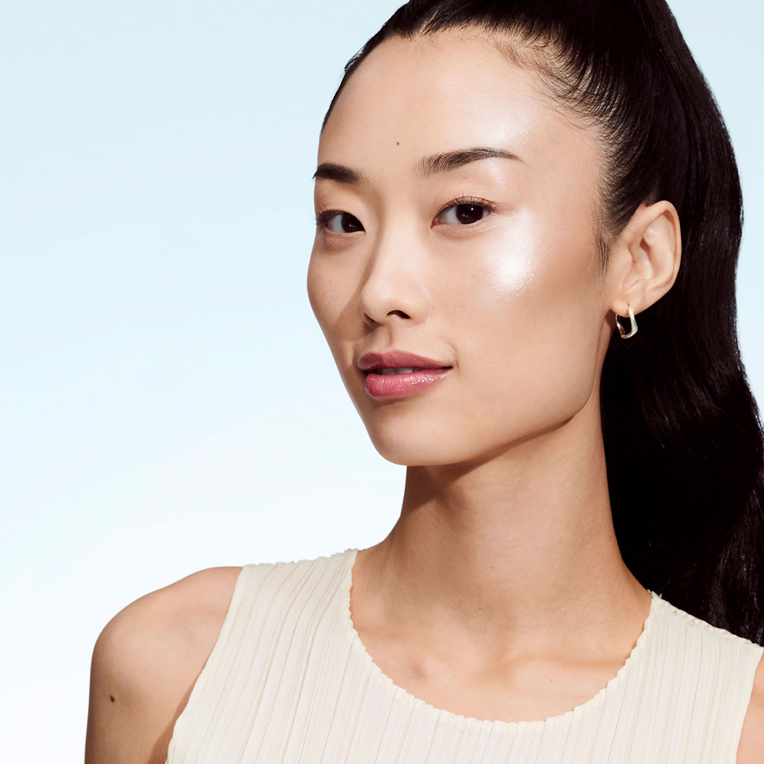TRUE HIGHLIGHT WEIGHTLESS ILLUMINATOR (ILUMINADOR PARA ROSTRO)